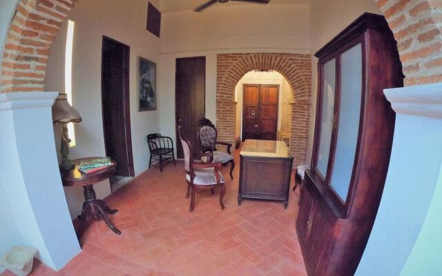 Columbus House Hotel