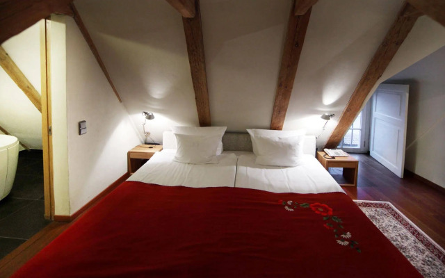 The Three Sisters Hotel