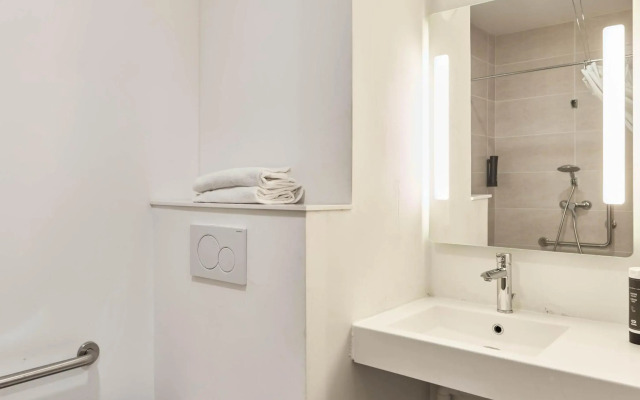 B&B HOTEL Paris Porte de Bagnolet