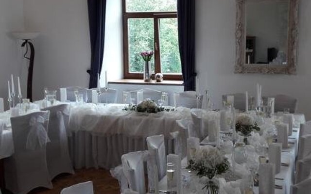 Zámecký Hotel U Rajských