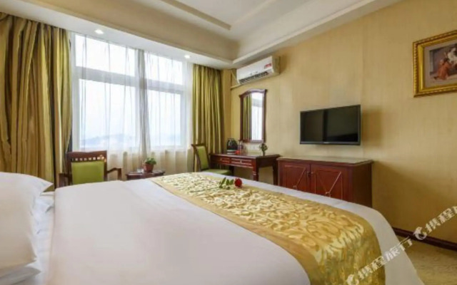 Towo Topping Hotel (Shenzhen Longgang FuPingStation Expressway)
