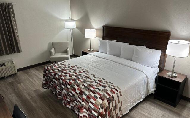 Red Roof Inn Charleston - Dunbar