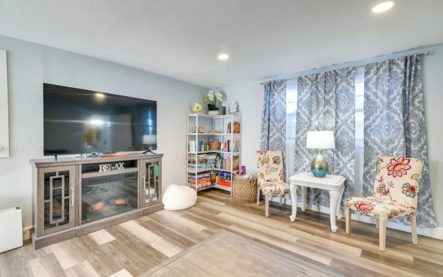 Seaside Retreat in Galveston Near Pleasure Pier!