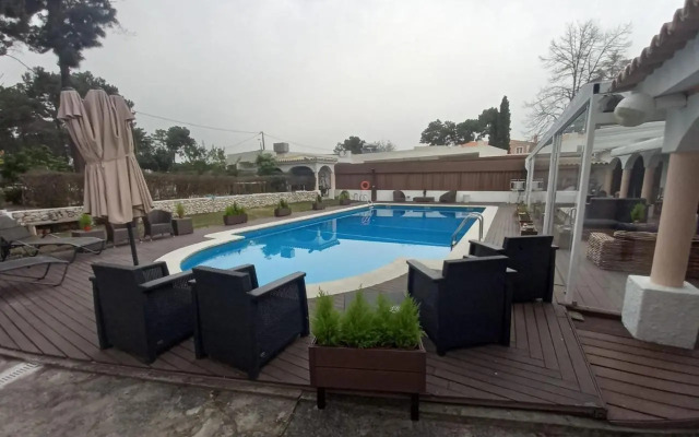 Verdizela Pool & Garden