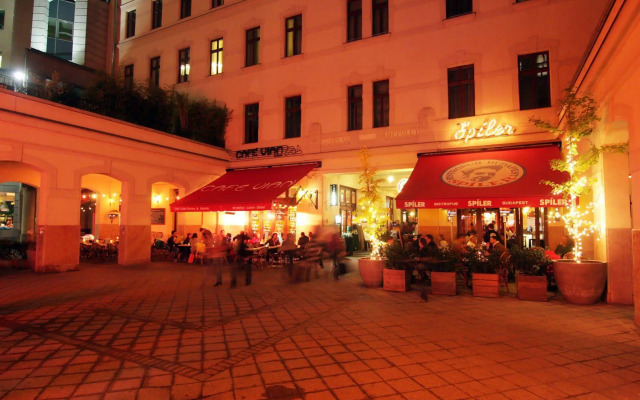 Gozsdu Court Budapest