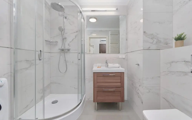 Stylish Apartment in Wrocław by Renters