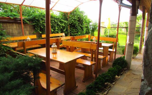 Guest House Dvata Bora