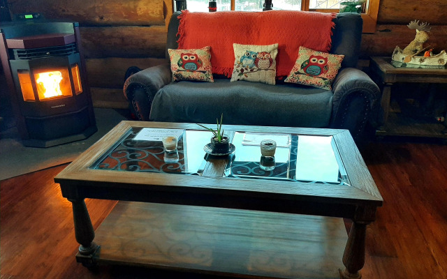 Arctic Divide Inn & Motel