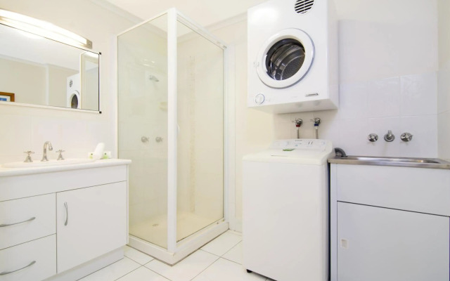 Port Douglas Outrigger Holiday Apartments