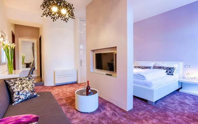 Starlight Luxury Rooms