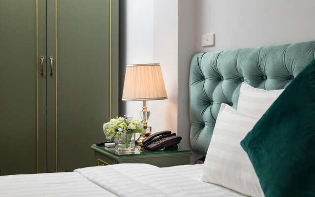 Senses Central Hotel