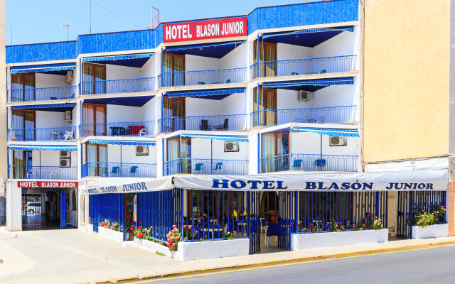 Hotel Blasón Junior