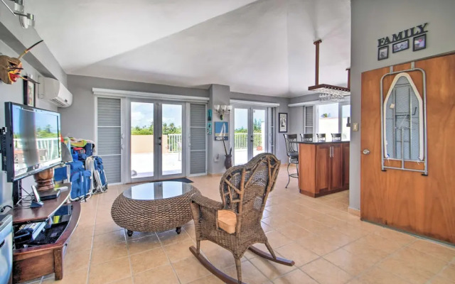 Loiza Condo w/ Rooftop Patio - Walk to Beach!