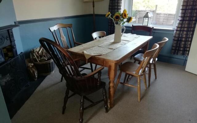 Cosy, Spacious 2-bed Cottage in Watchet, Somerset