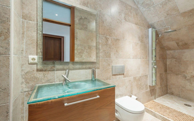 Cas Peix - Adults Only