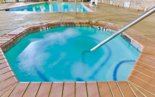 Holiday Inn Express Palestine by IHG