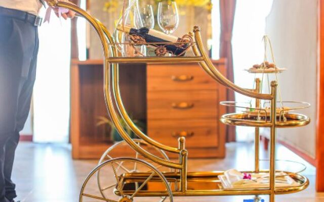 Century Hanteng Hotel