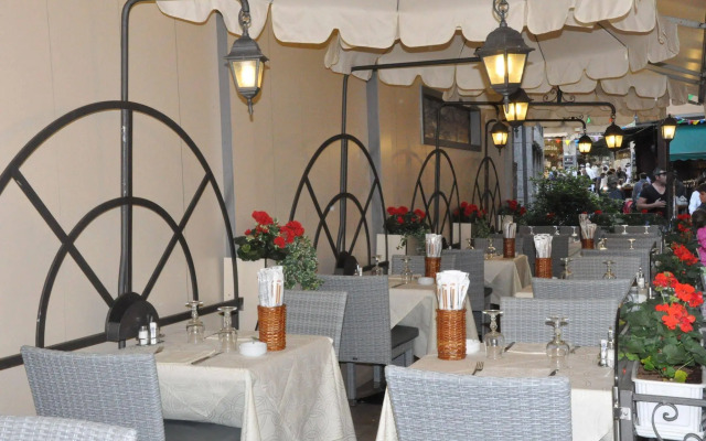 Hotel Moderno