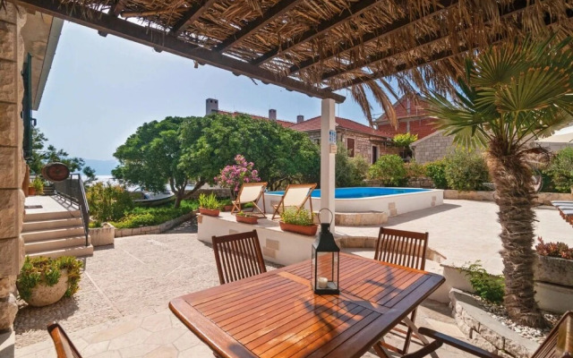 Zoki - Pool House - H