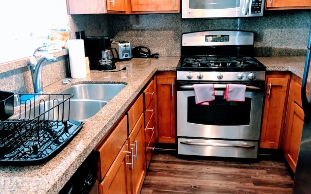 Luxury Suites - Heart of Beverly Hills