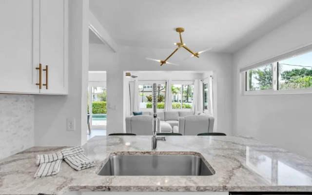 The Palm Leaf 3 Bedroom Home by RedAwning