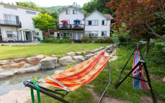 Pyeongchang Healing Hasigae Dog Pension