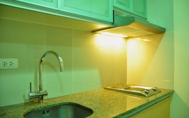 CSuites at Two Central Residences