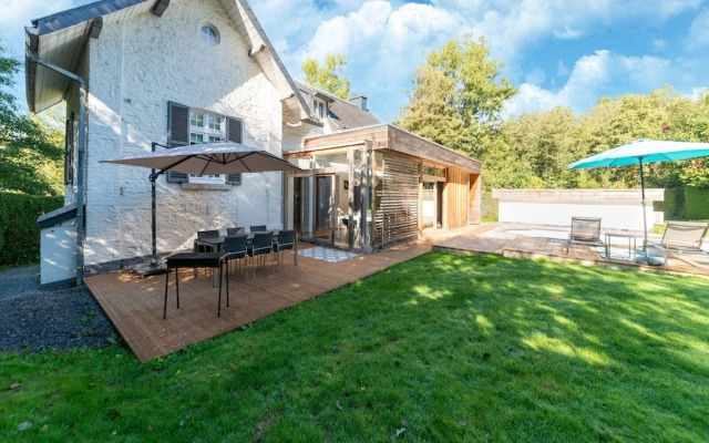 Villa White in Spa With Pool