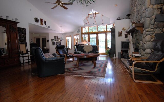 Cobble House Bed & Breakfast