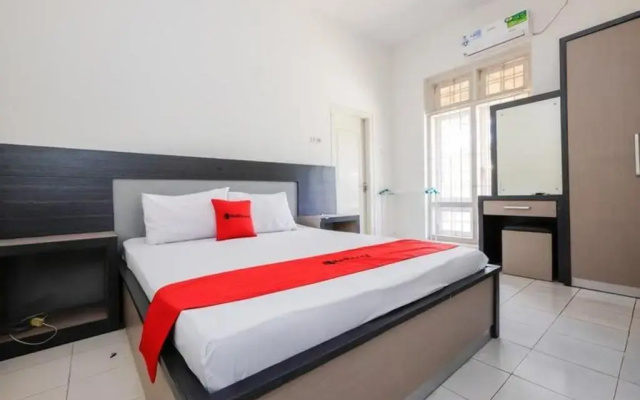 RedDoorz near Moro Mall Purwokerto