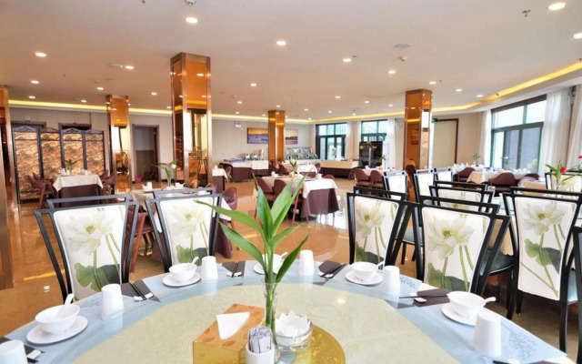 Fuxian Lake Rongxi Yuehu Resort Hotel