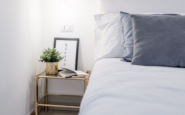 Piccola Luna Cozy Home