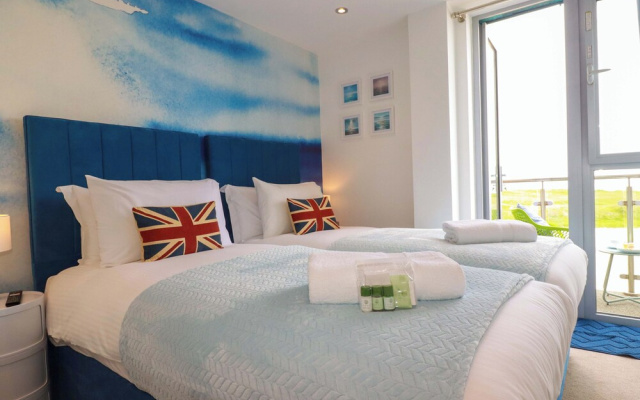 Penthouse @46zinc - Headland View