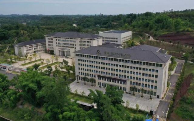 Rongchang Ruier Riverside Hotel (Rongchang Education and Training Center)