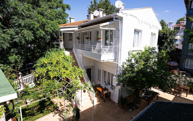 Ece Suit Büyükada