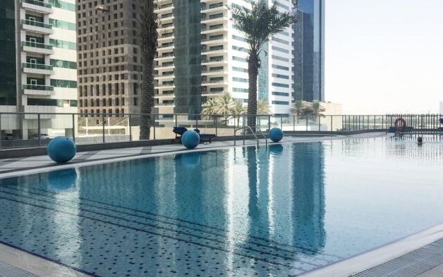 Modern + Light 2BR in Dubai Marina w/ Sea Views!