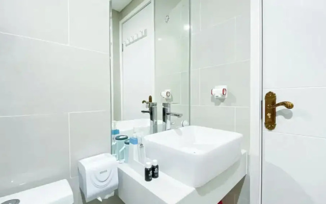 Stunning 2Br Apartment At Daan Mogot City