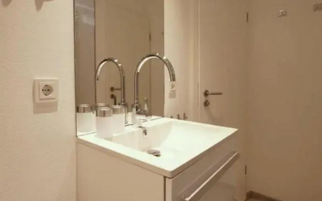 Iris 8 - Ruhige Souterrain-Wohnung in der Friesenstraße