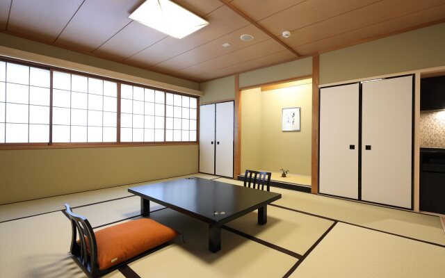 Gion Ryokan Karaku