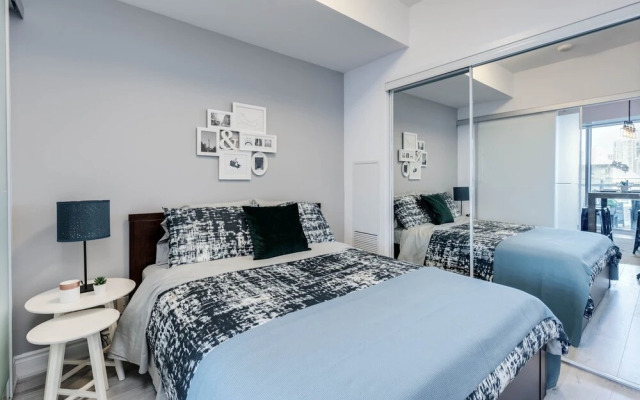 Applewood Suites - York Street Condo