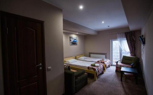 Avino Apart Hostel