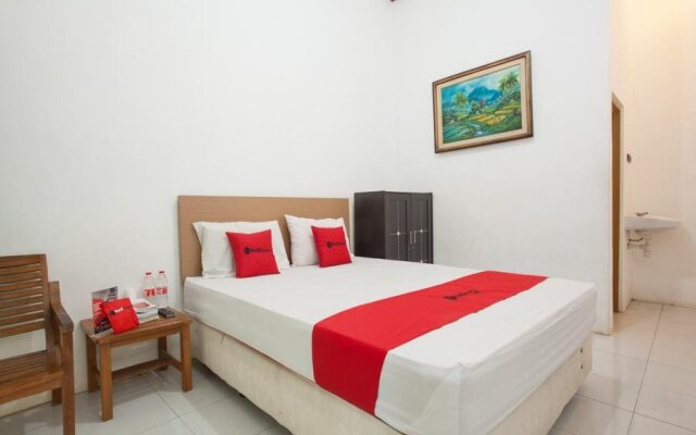 RedDoorz near Stadion Diponegoro Banyuwangi