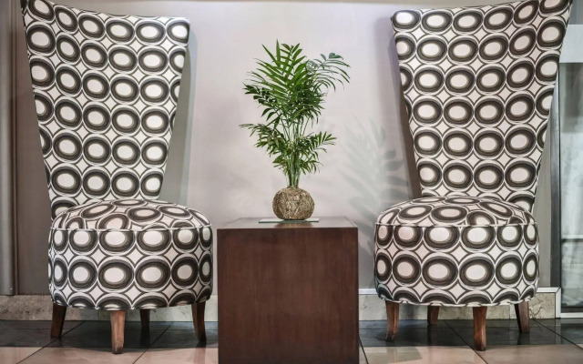 Portal Plaza Suites