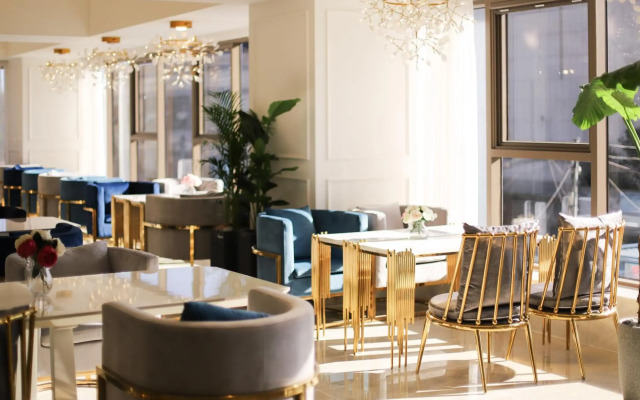 Baymond Hotel