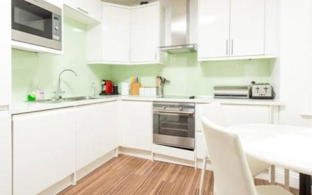 Gorgeous Apartment in Trendy Neighbourhood (Hm3)