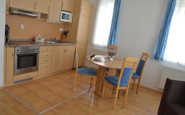 Lipno Riviéra - Myši v botě