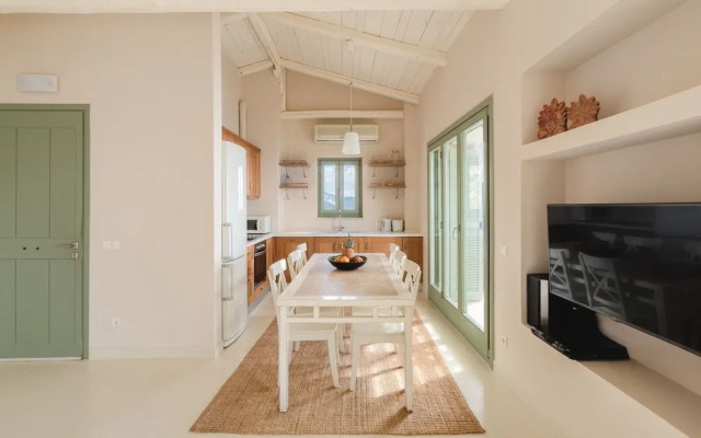 Luxurious Villa in Vasiliki with Swimming Pool & Hot Tub