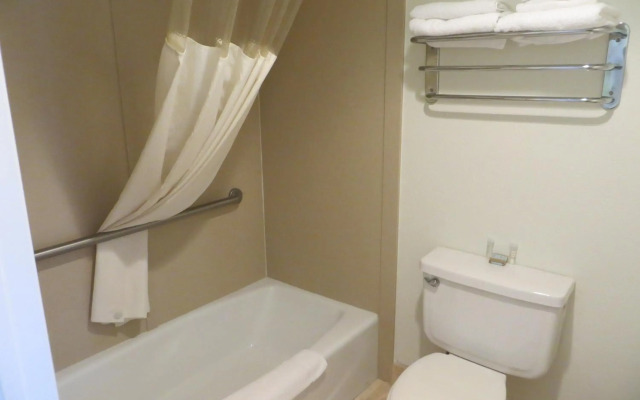 Travelodge by Wyndham Banning CA Near Casino/Outlet Mall