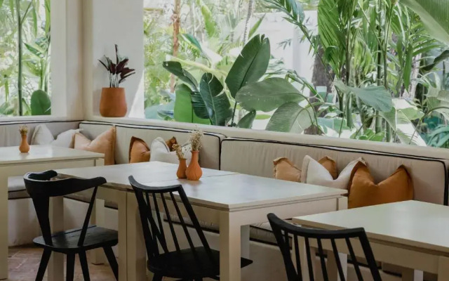 Sendero Hotel