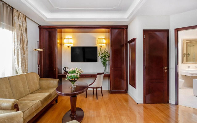 Hotel President Solin